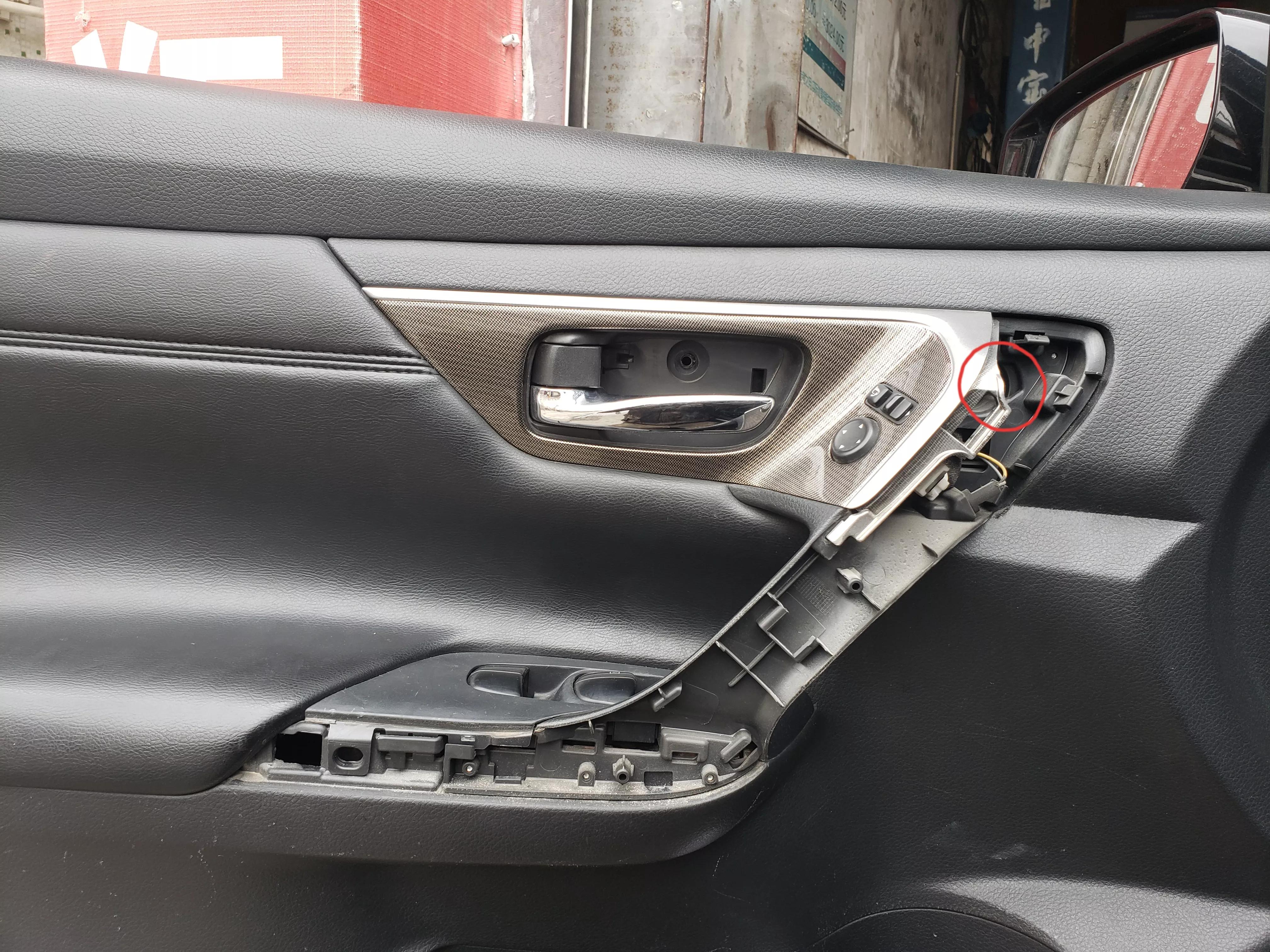 天籁车门玻璃升降器怎么拆卸,尼桑天籁玻璃升降器开关