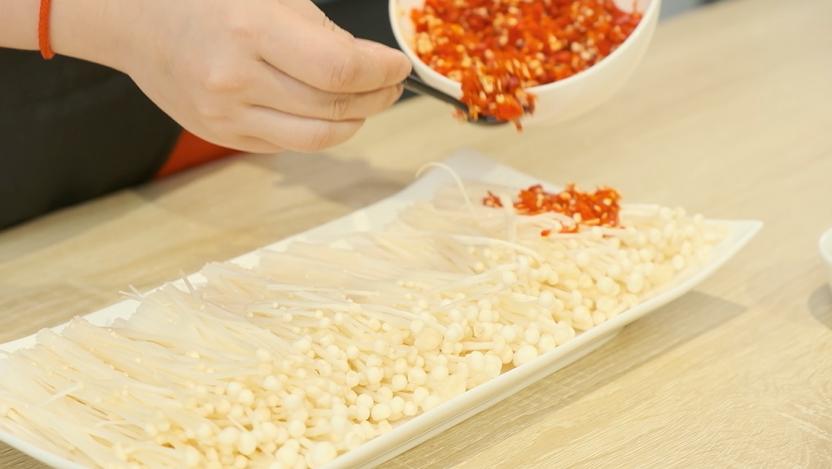 金针菇好吃的做饭方法,金针菇好吃又很辣的做法