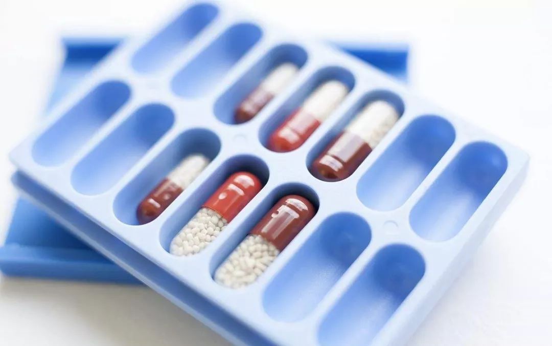 老人服用代购药治疗腰腿疼，胃出血晕倒入院，用药要谨慎