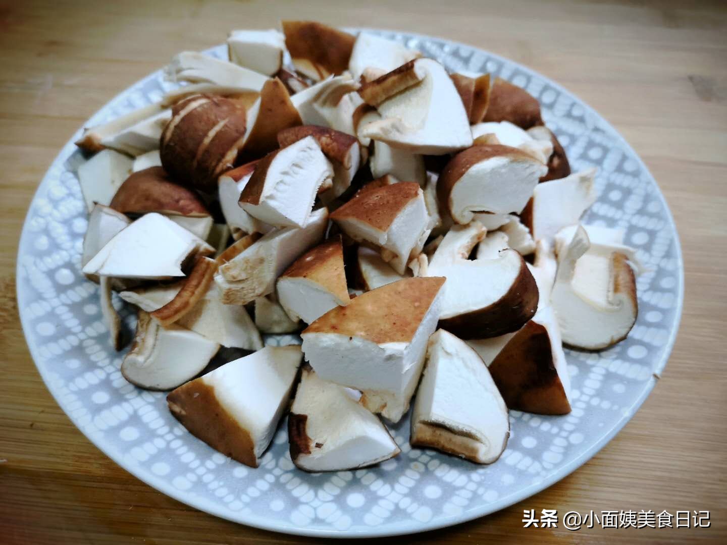 这三样一起炒实在太鲜美,这道菜懒人必备随便一炒都很好吃