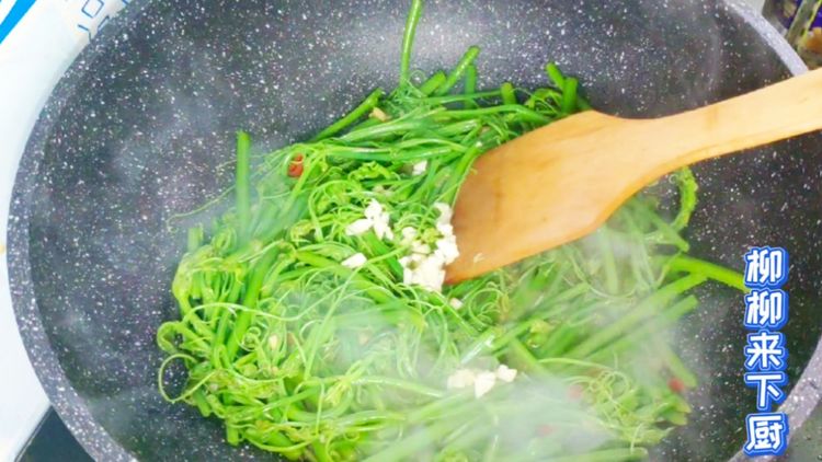 佛手瓜苗适合小孩吃的做法,佛手瓜苗清炒图片