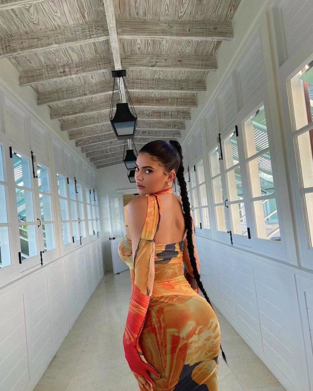 百亿富婆金小妹图片,百亿富婆金小妹惊吓反应好可爱