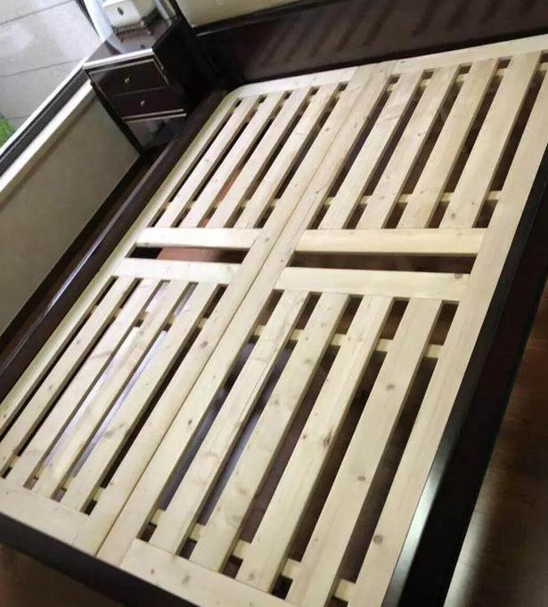 床的木板发霉了严重吗,房屋木板床发霉有霉菌怎么处理