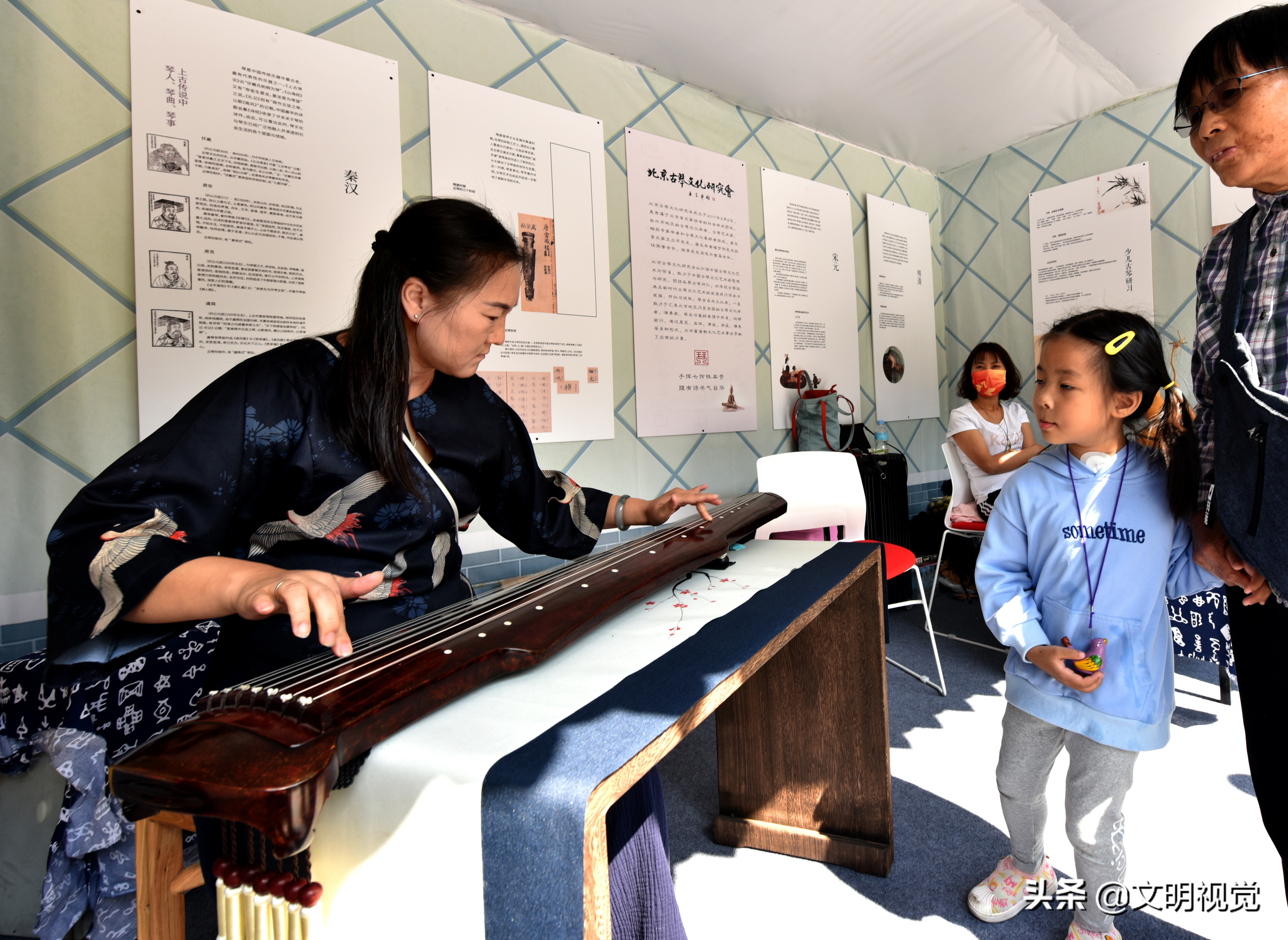 市民国庆节在“国雕”体验非遗文化的魅力