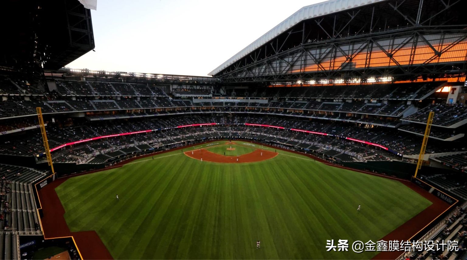 膜结构遮阳篷球场,膜结构屋顶降温