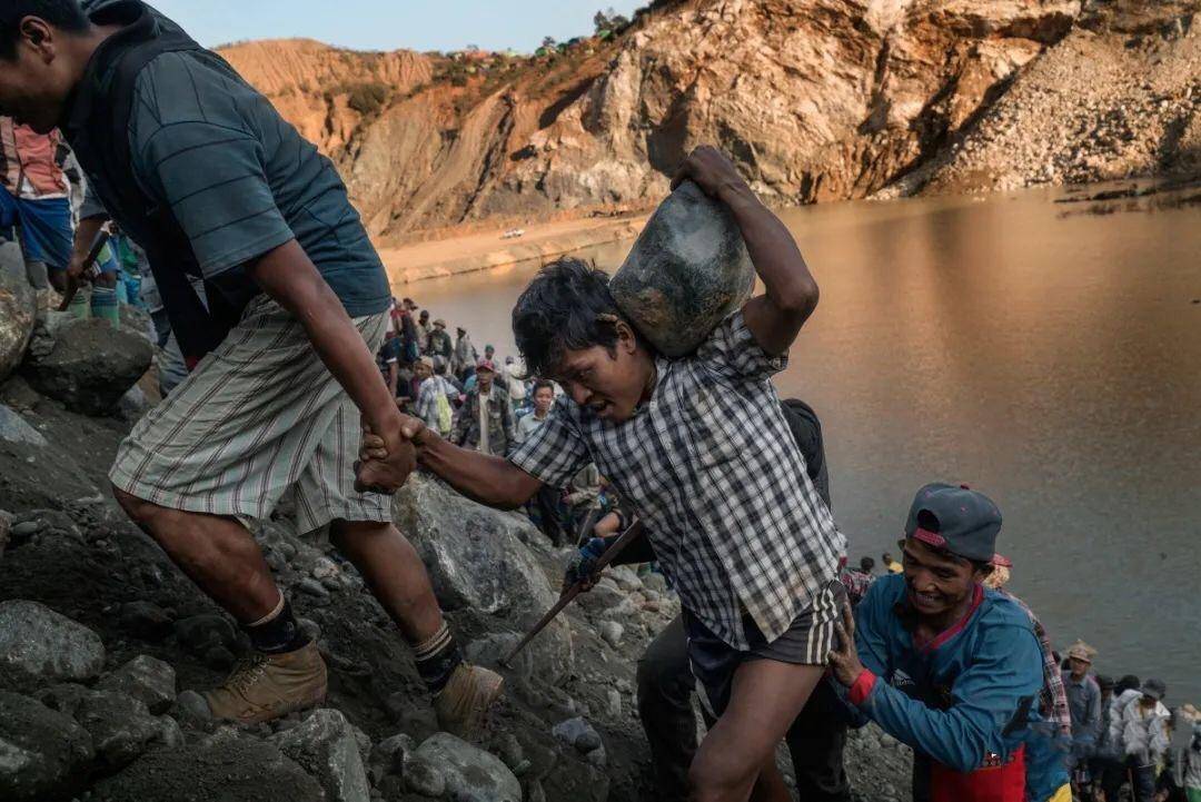 最真实的翡翠市场 (翡翠为何如此暴利)