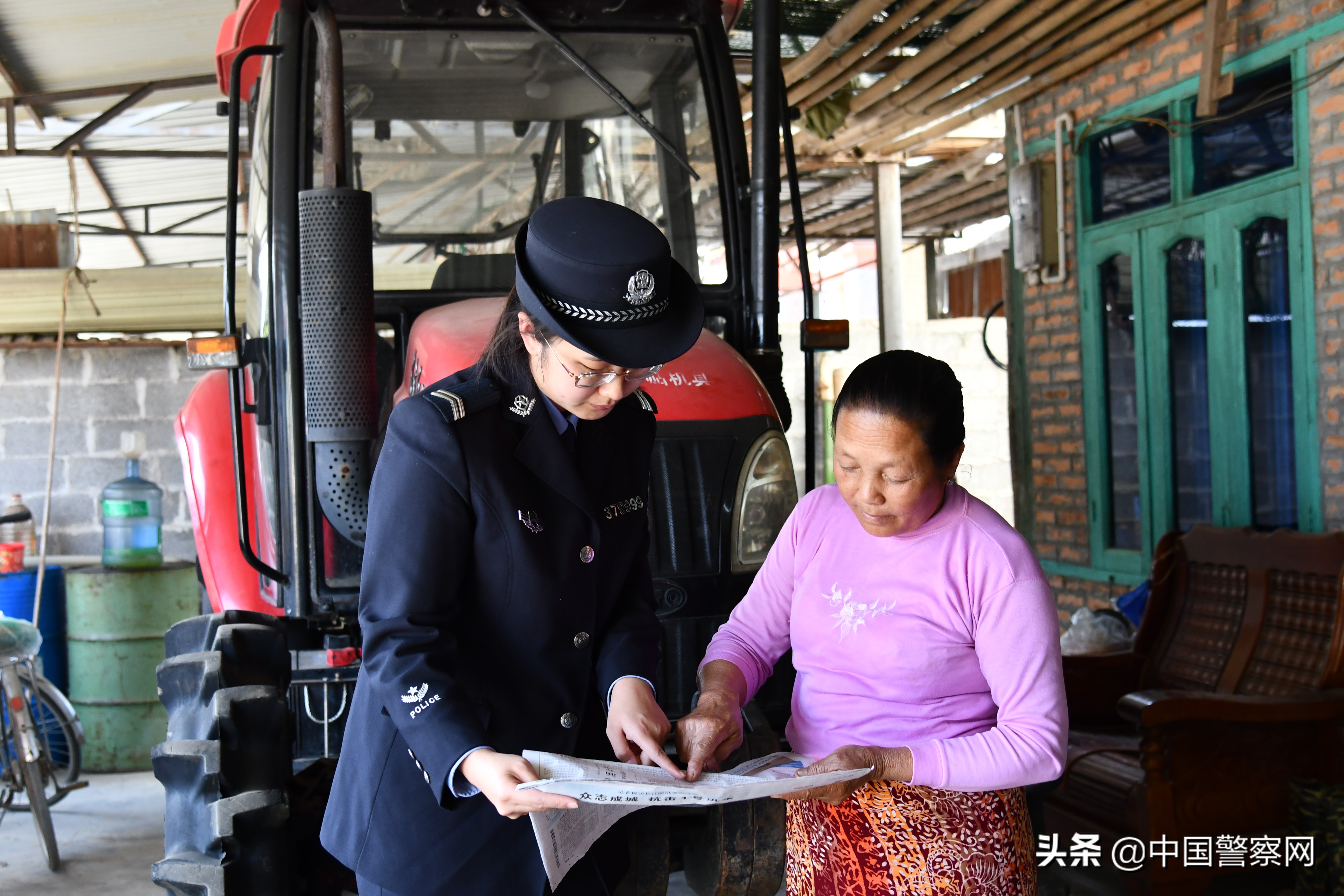 24小时坚守岗位边境线上最美的“警”色