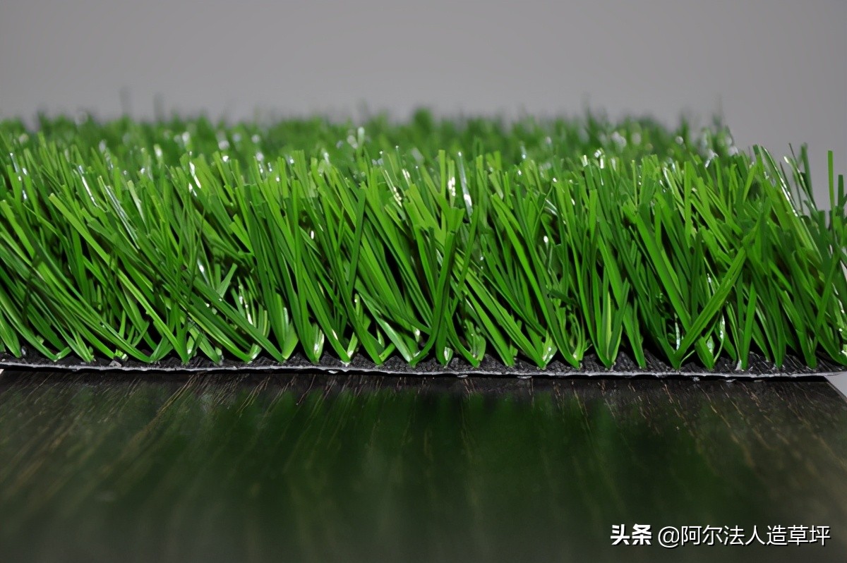 人造草坪在景观园林中的应用,公园人造草坪施工