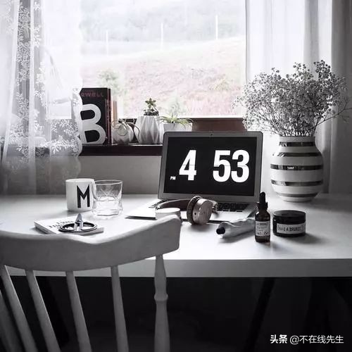 用对这款Fliqlo翻页时钟电脑屏保壁纸，让你瞬间提升逼格和幸福感