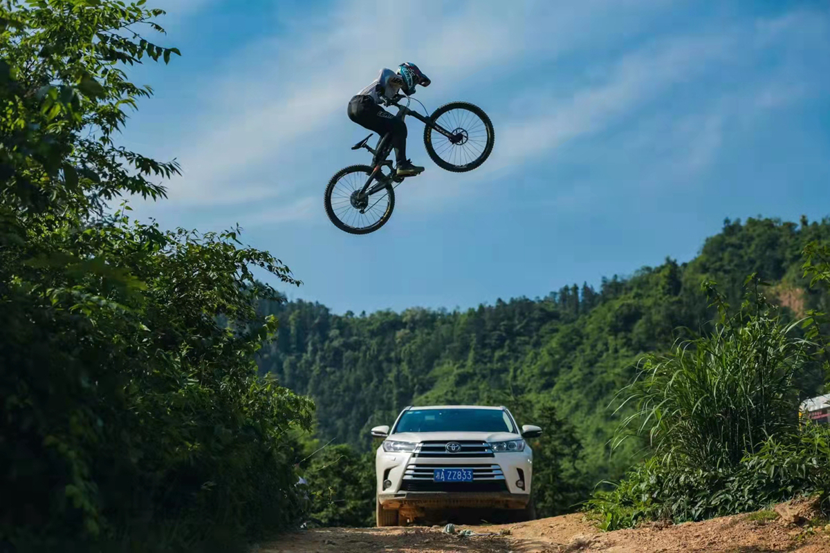 肖聪丁再刚重庆速降,肖聪速降冠军录像