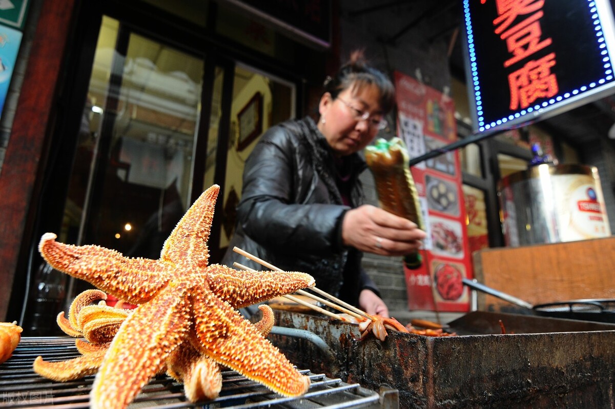 这家烧烤小店凭什么赚得盆满钵满,南京烧烤店一年能赚多少钱