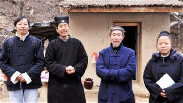 终南山上的隐士修行人靠什么生存,终南山5000隐士过着千年前的生活