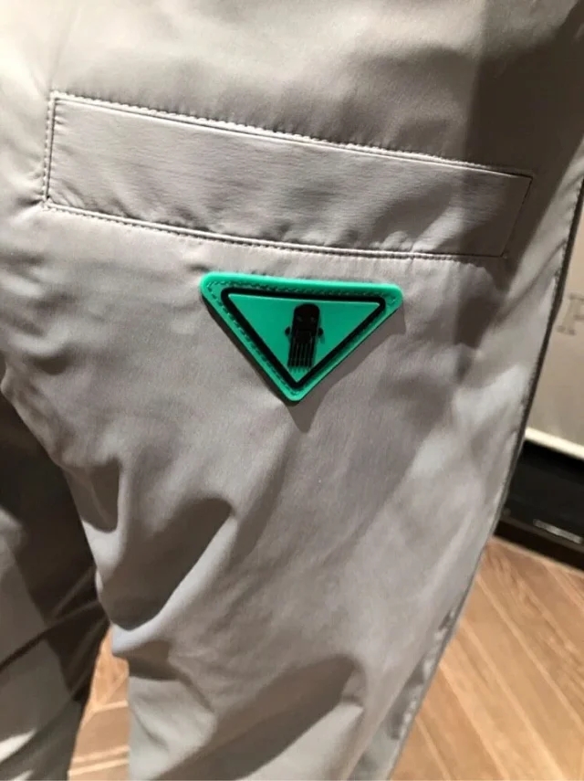 普拉达最新裤子,普拉达官方裤子