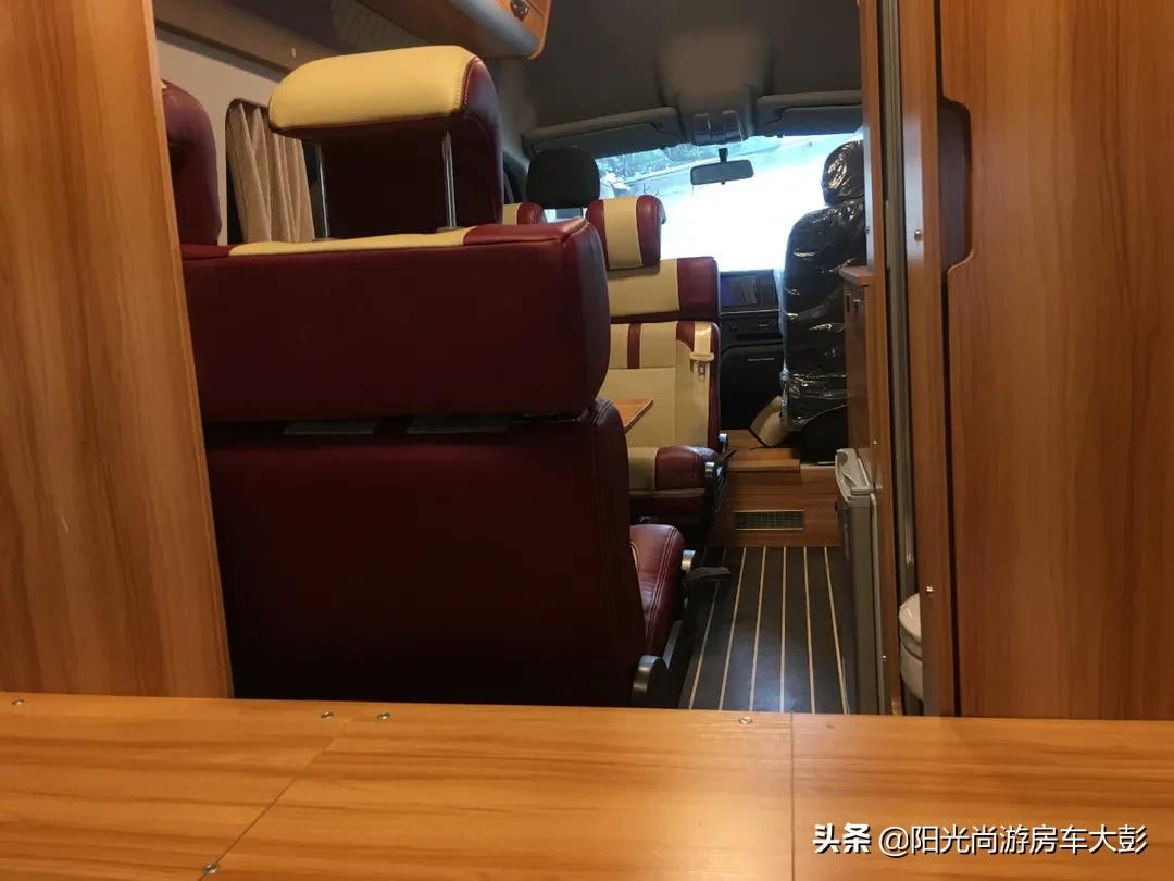 大通v80短轴中顶b型房车15万以下,阳光尚游房车大通v80长轴高顶