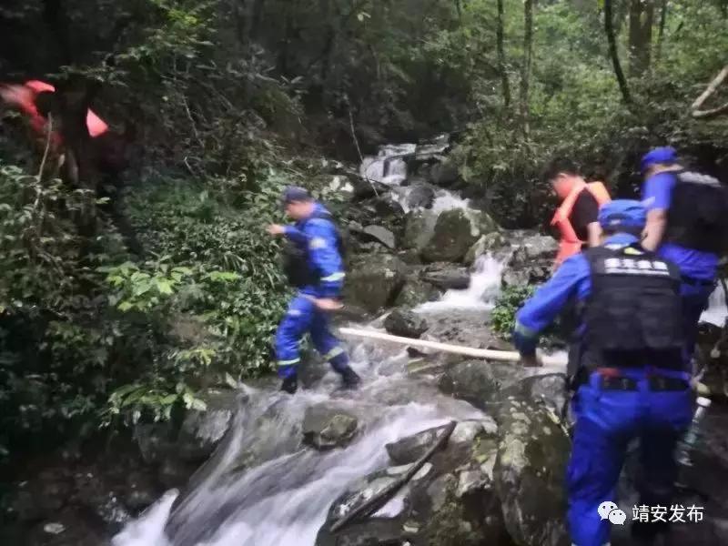 致敬最美逆行者白衣天使,致敬危难时刻的逆行者