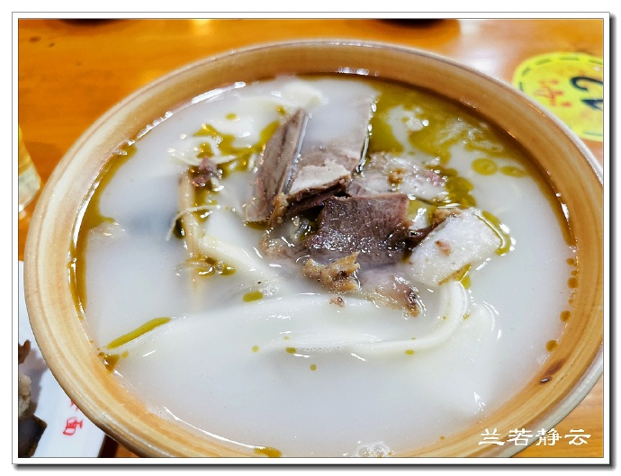 郑州小吃美食一条街附近酒店,郑州住宿附近有美食