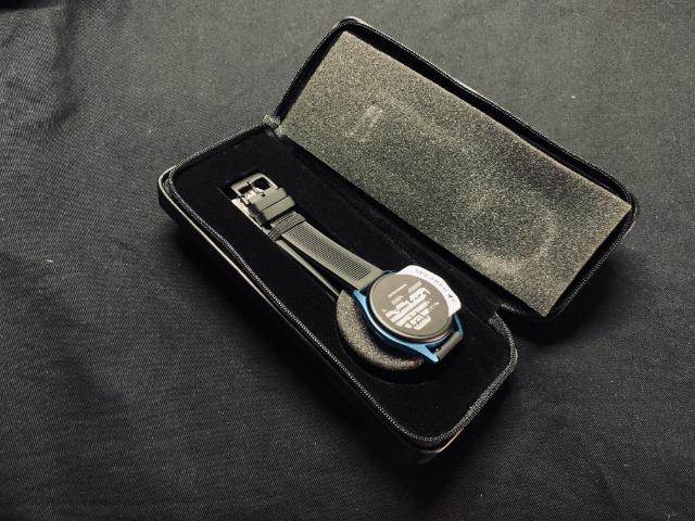 阿玛尼智能手表4代和5代,阿玛尼5a正品手表