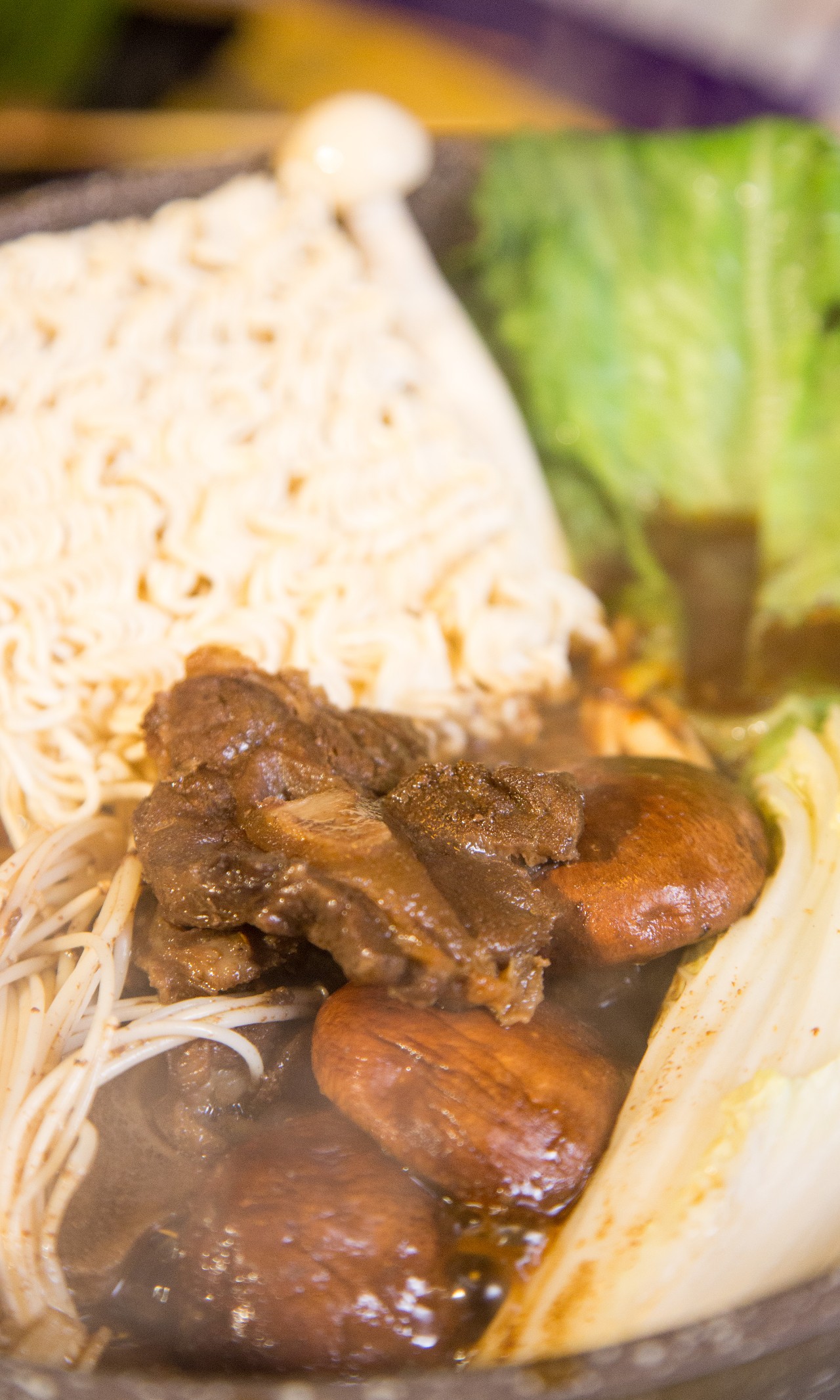 这家球迷必打卡胜地赢了！用牛蝎子锅+撸串，解锁夏日夜晚方式