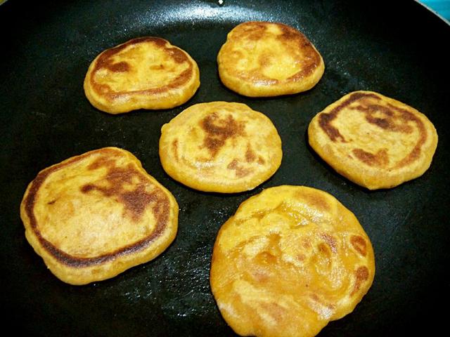 软柿子做的饼家常做法,软甜柿子饼怎么做