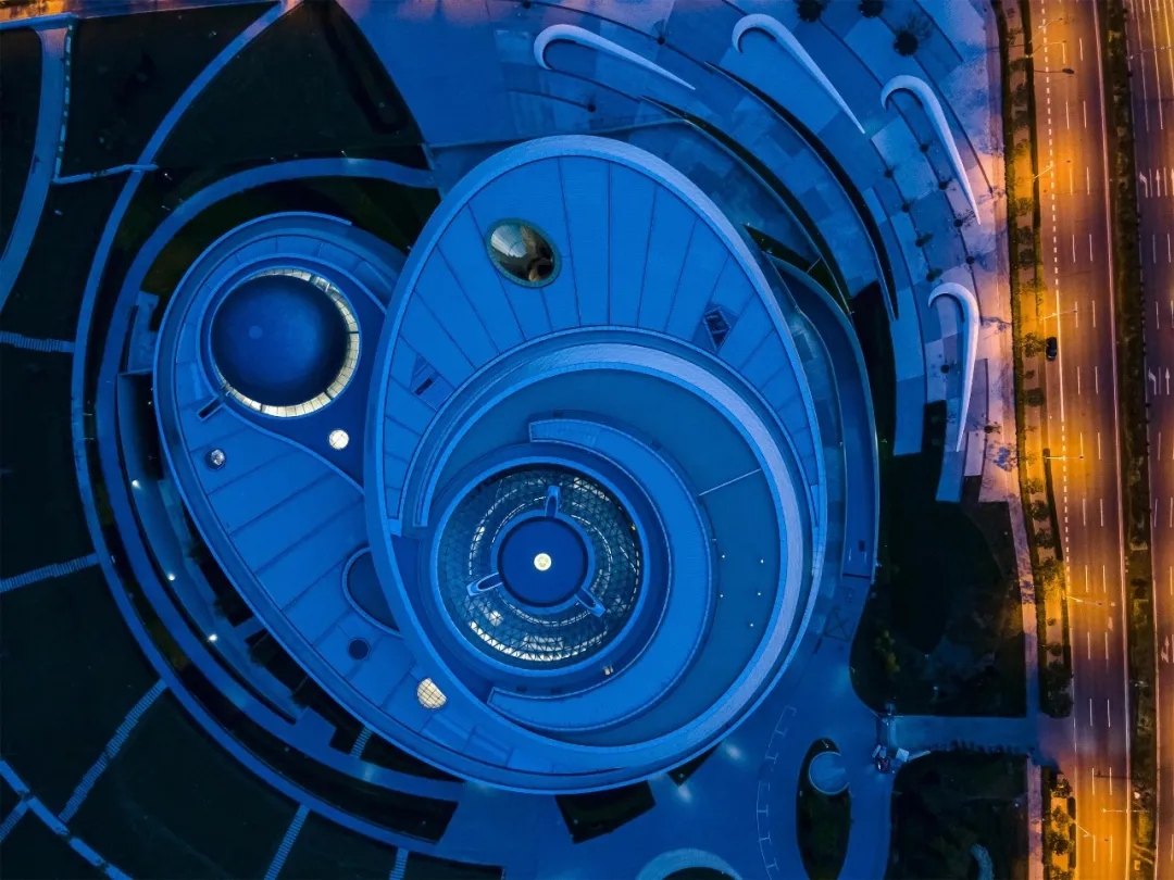 如何从太空看地球,怎么才能看到地球在转