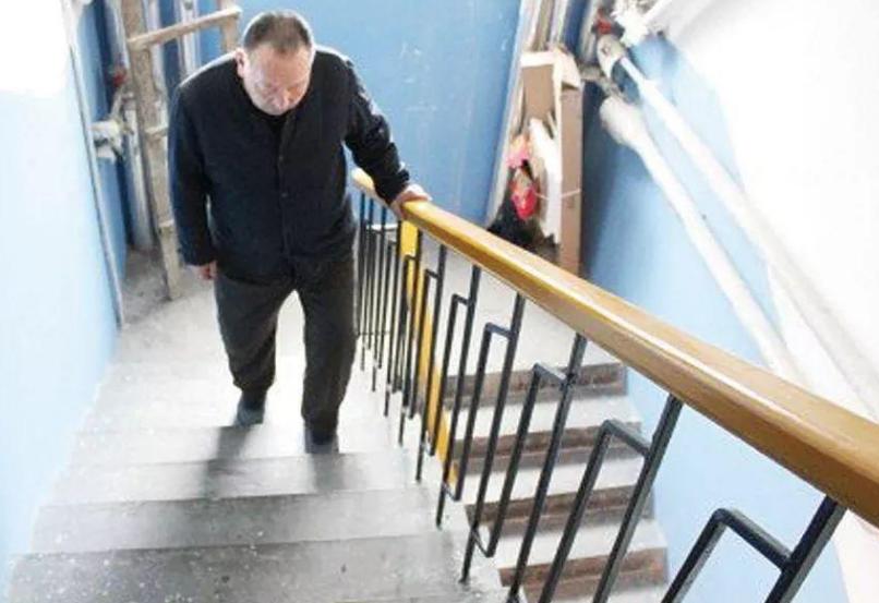 楼房遇到骚扰如何维权,六楼住户嫌爬楼梯太累