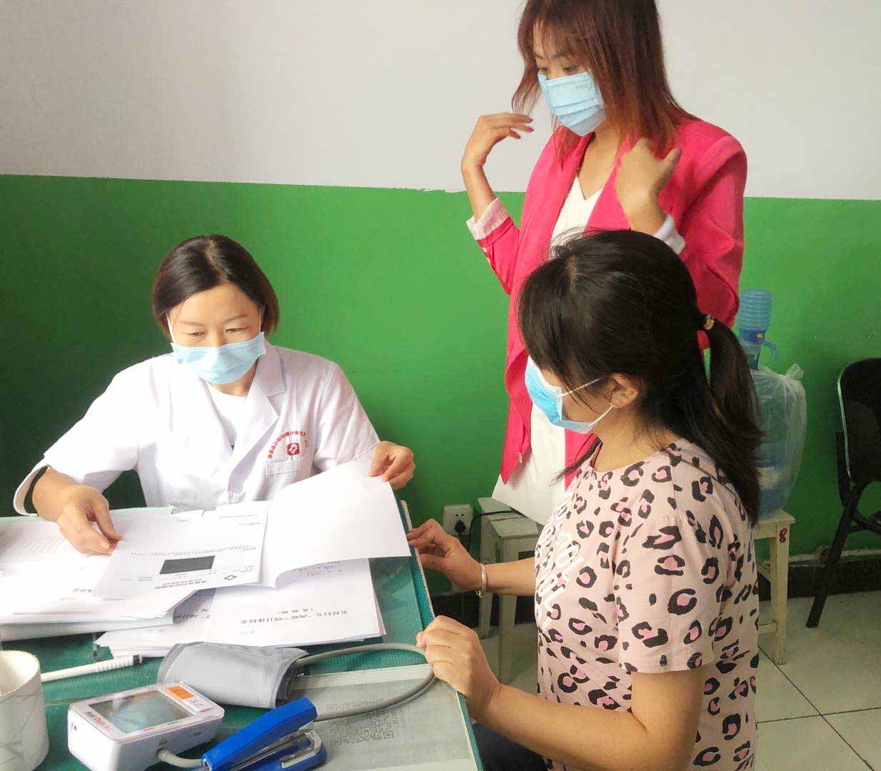 让慈善之花开在心灵深处,让美育之花开在我们心中议论文