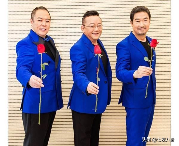 王刚三婚娶小20岁娇妻，老来得子儿孙同岁，72岁仍奔波自找罪受？