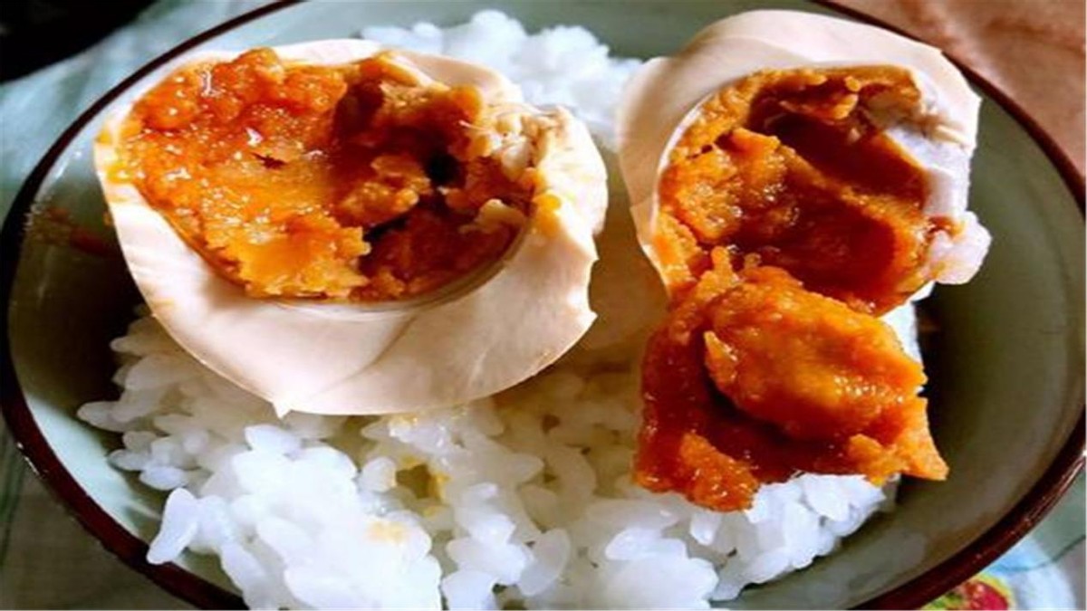 海鸭蛋流油怎么回事,央视曝海鸭蛋事件