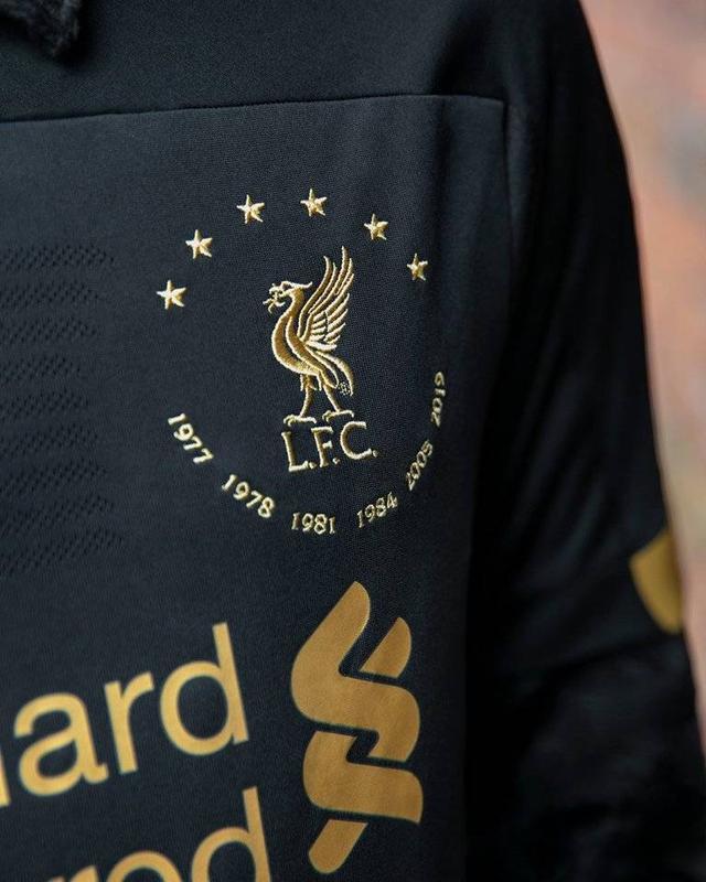 阿迪将复刻曼联主场球衣,阿迪达斯曼联1968欧冠复古球衣