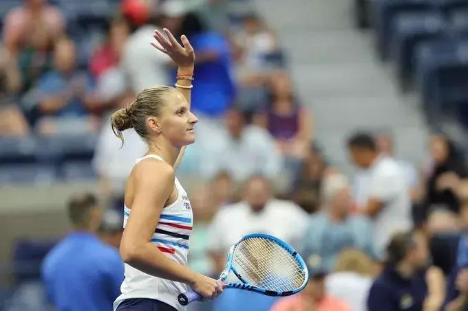 新闻丨费德一人慢热一人受伤小兹维列夫化身拜仁8号