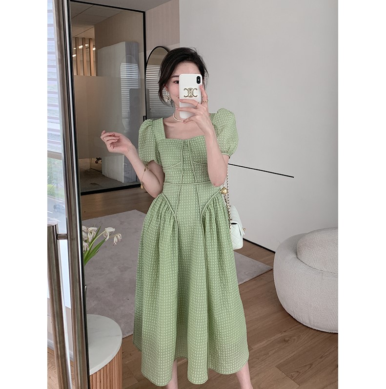 裙子方领口大了怎么缝,裙子的领口大了怎么能收小