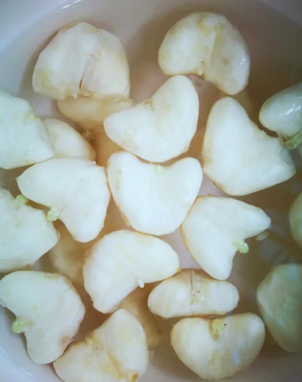 你吃的菱，是2角、4角还是0角？