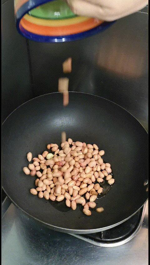面包糠炸花生米怎么炸得酥脆,炸花生米家庭做法