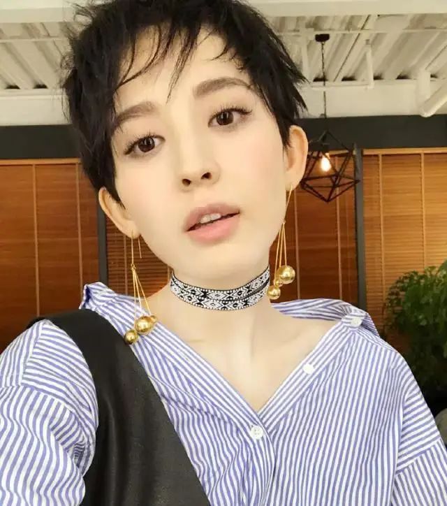 奥黛丽·赫本、艾玛·沃特森、周冬雨、郭采洁，永不过时的精灵短发