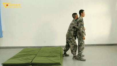 GIF|被背后抱腰怎么破？兵哥教你如何解脱并反击