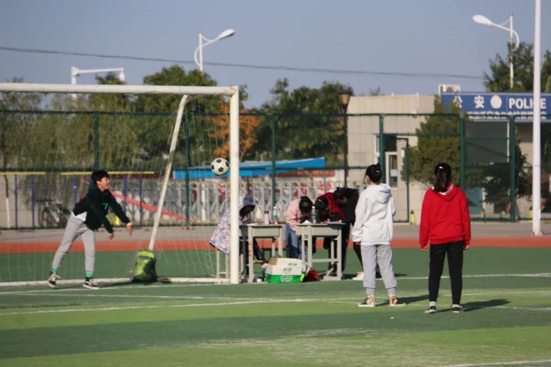 定边县东关小学足球队比赛视频,榆林市定边县第三中学足球联赛