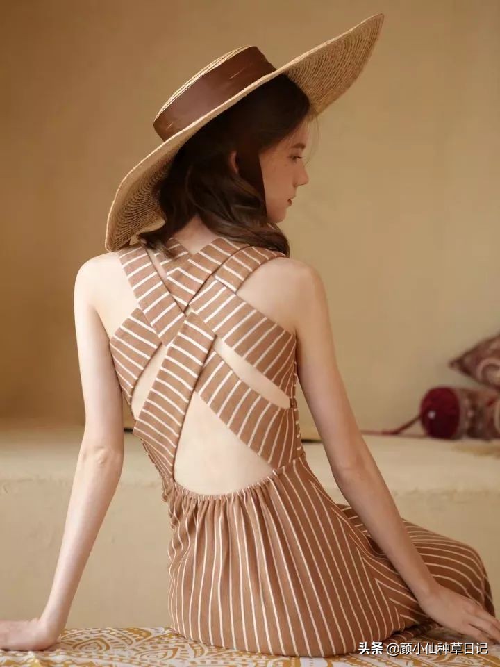 柳岩露出香肩,柳岩露锁骨