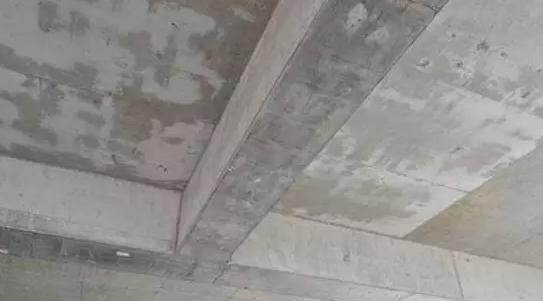 客厅空调位左右两边吊顶筒灯布局,空调吊顶处理