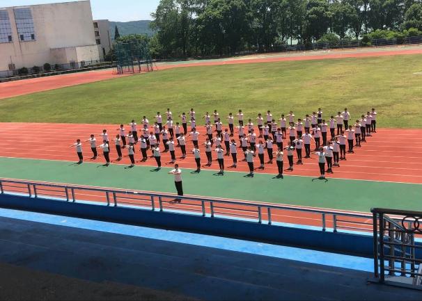 体育学院展飒爽英姿扬青春风采,体育学院朝气蓬勃