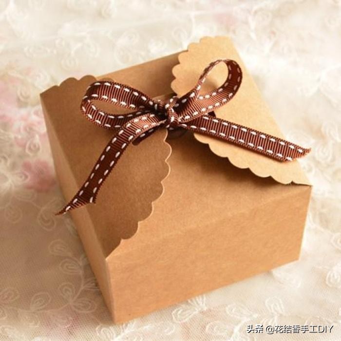 扁平型正方形礼物包装教程简单,手工diy礼物会说话