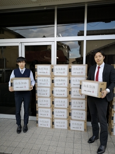 上半场买口罩，下半场求自保：我们在日本打满新冠全场