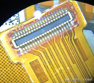 荣耀v10进水开机无灯光,荣耀v10进水不开机亮红灯