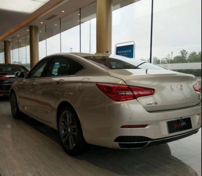 金色汽车耐看显档次吗,金色车身代表尊贵