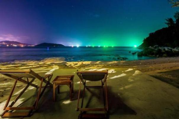 娶人妖为妻是啥感觉？小伙迎娶人妖皇后，表示甜蜜中带点小尴尬