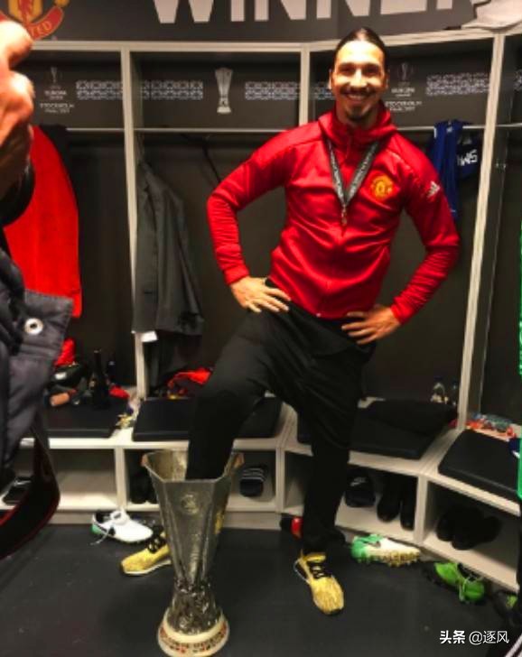 蔚山现代为*辱侮**奖杯道歉!但称该球员只是模仿球星庆祝!