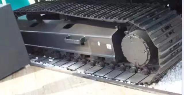 挖掘机脱链最快方法,挖掘机老是掉链是怎么回事