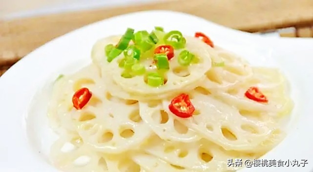 莲藕熬汤怎样不让莲藕变黑,莲藕排骨汤怎么让莲藕不变黑