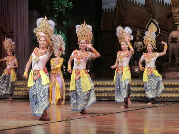 泰国的“人妖”，*引勾**游客的套路太深，已经有很多人中过招