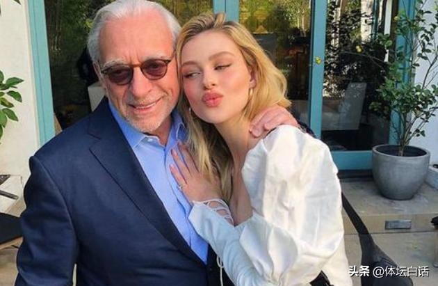 贝克汉姆小女儿近照,贝克汉姆小女儿照片