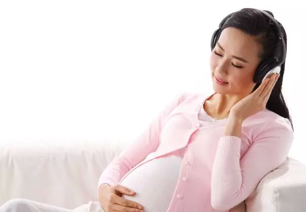 二胎为什么感觉早早有了胎动,各位宝妈胎动是什么感觉